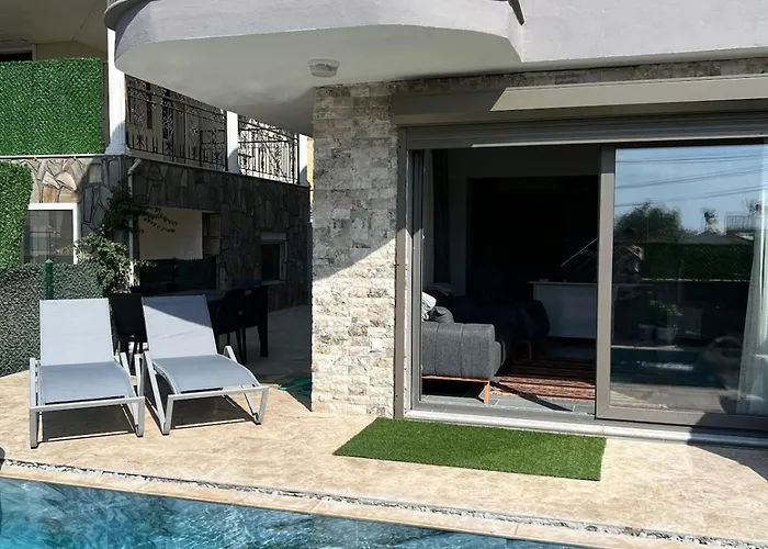 Ruezgar With Private Pool Generation Kuşadası